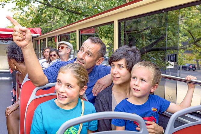 Big Bus Berlin Hop-On Hop-Off Sightseeing Tour & Currywurst - The Wall, Checkpoint Charlie, and Gendarmenmarkt