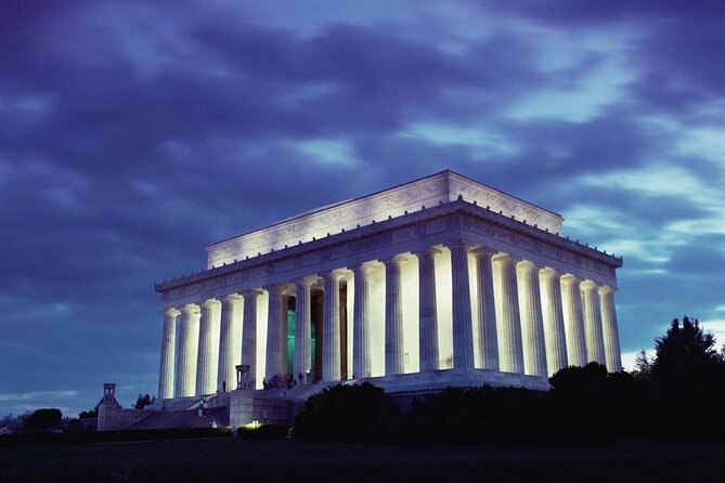 Big Bus DC: Monuments & Memorials Night Tour by Open-top Bus - How the night timing changes the experience