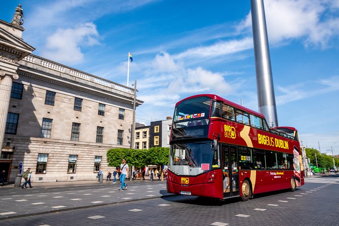 Big Bus Dublin Hop-on, Hop-off Sightseeing Tour with Live Guide - Stops 8 to 12, College Green, Temple Bar, and the cathedrals