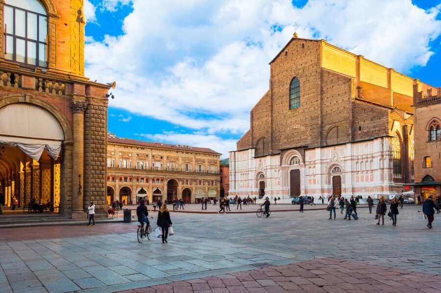 Bologna: Open Bus City Tour and Local Food Tasting - Starting beside Neptune in Piazza Maggiore