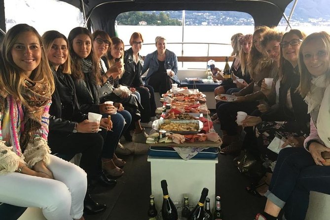 Borromean Islands Private Hop-On Hop-Off Boat Tour from Stresa - Isola dei Pescatori, the island for lunch and wandering