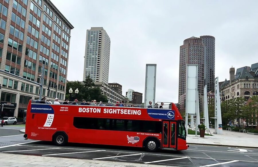 Boston: Hop-On Hop-Off Double-Decker Bus Sightseeing Tour - Downtown Boston, burial grounds, and King’s Chapel