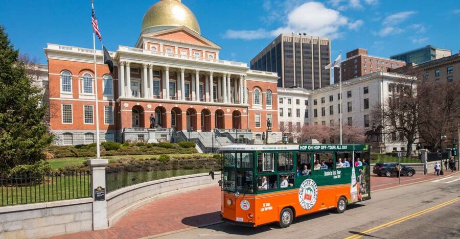 Boston: Hop-on Hop-off Old Town Trolley Tour - Stop 1: New England Aquarium and Faneuil Hall