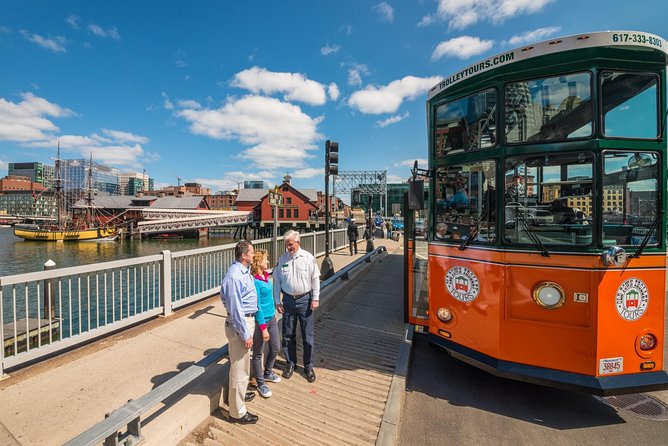Boston Hop-On Hop-Off Trolley Tour with 13 Stops - Stop 5: Downtown Crossing, the Old State House, and the historic center