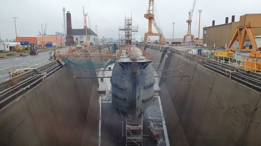 Bremerhaven: Harbor Bus Tour - What the guide adds to two hours