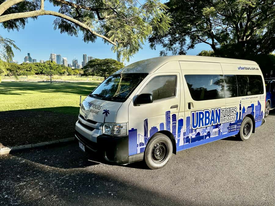 Brisbane Bus Tour: City highlights | Small group | Snack - Key points at a glance