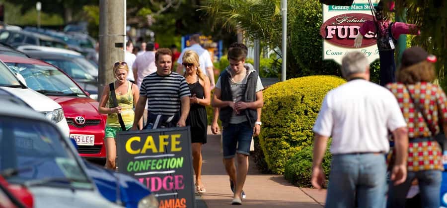 Brisbane: Daytime Glow Worm Caves Hop-on Hop-off Bus Tour - Who will get the most from this tour?
