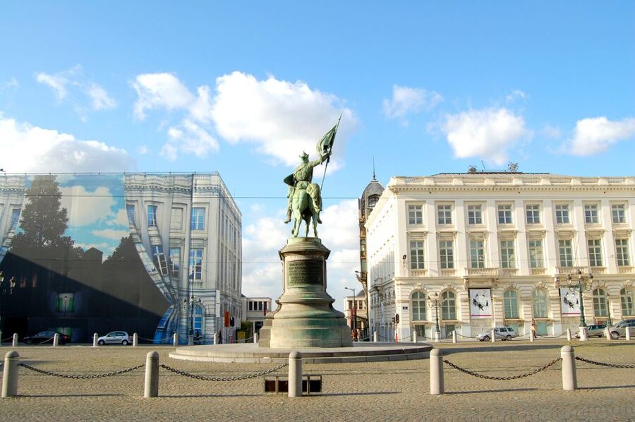 Brussels: City Card with Hop-On Hop-Off Bus - Starting at Grand Place or the BIP office