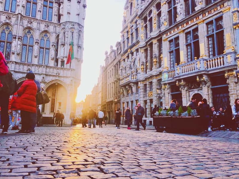 Brussels Highlights: Walking & Bus Tour with Waffle Tasting - Grand Place: Brussels in one dramatic square
