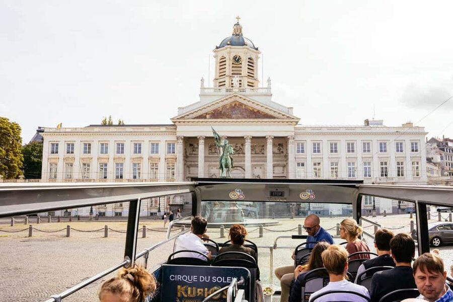 Brussels: Hop-On Hop-Off Bus Tour - Place Royale and the museums around Sablons