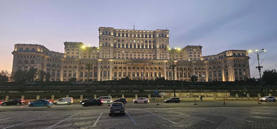 Bucharest short tour Hop-on hop-off format live tourguide - The Palace of Parliament photo stop