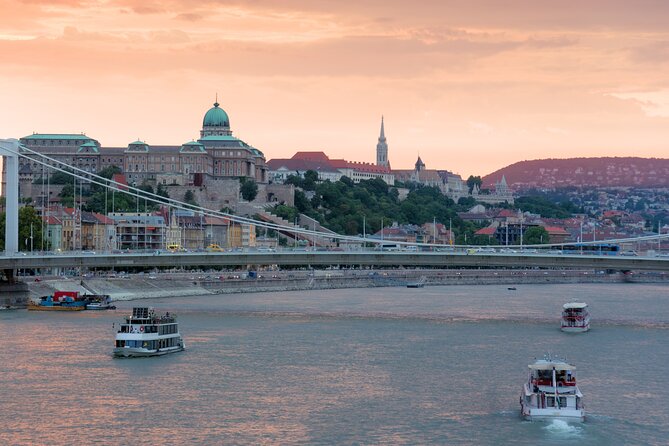 Budapest: 3-Hour Live-guided Bus Tour and 1-hour River Cruise - The Castle District and Fisherman’s Bastion