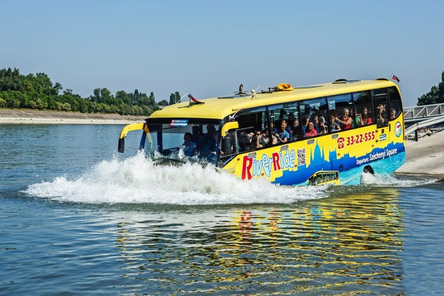 Budapest: Floating Bus Tour by Land and Water - The city section: Budapest from a bus seat