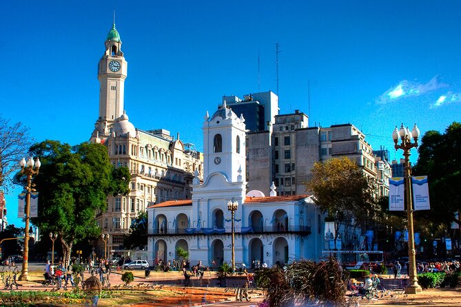 Buenos Aires Hop-On Hop-Off Bus, Free Walking Tours & Discounts - What the bus is like on board