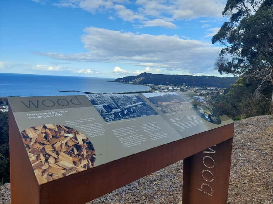 Burnie Attractions Bus - Upper Burnie Lookout and the Bass Strait view