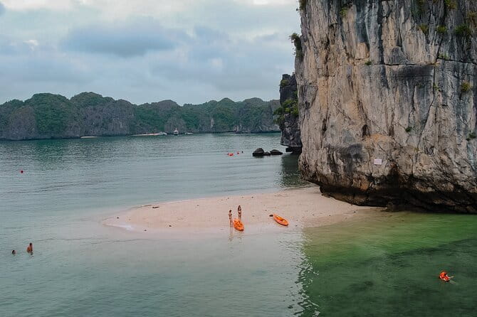 Bus Cat Ba island to Ha Noi - Airport arrangements and tight schedules