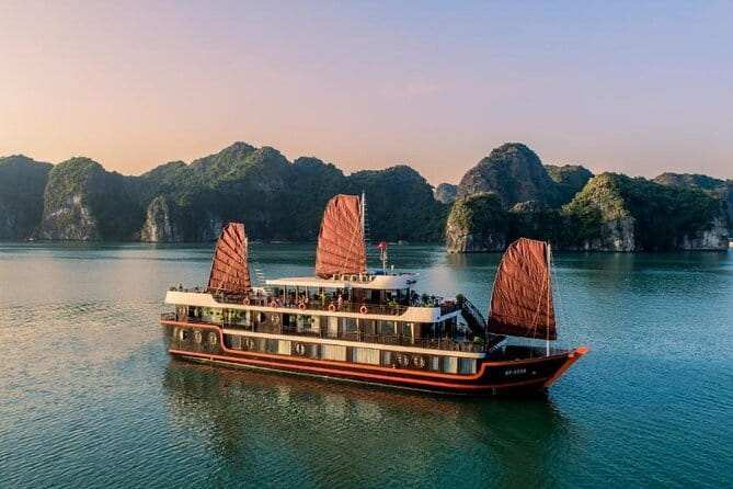Bus Cat Ba island to Ha Noi - The value of paying $12
