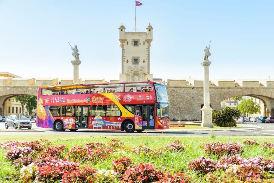 Cadiz: City Sightseeing Hop-On Hop-Off Bus Tour - Plaza de la Hispanidad and Puertas de Tierra