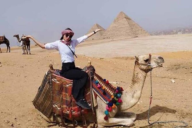 Cairo Pyramids and Museum with lunch by Bus from Hurghada - Twenty minutes with the Great Sphinx