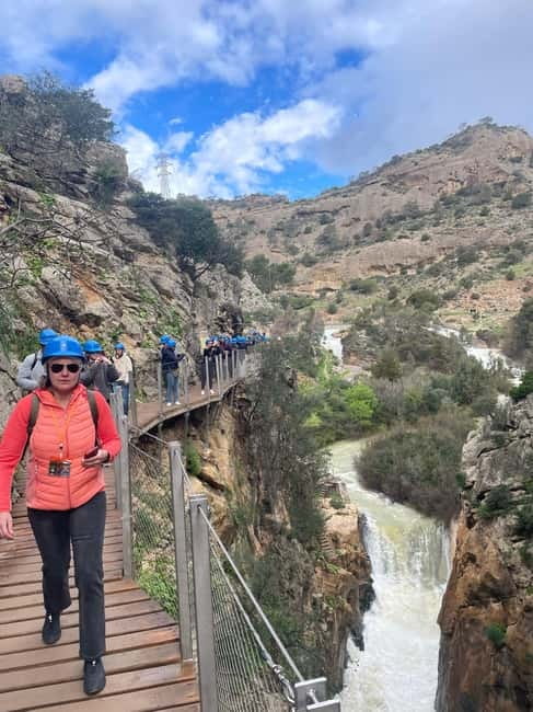 Caminito Del Rey From Málaga: Round-Trip Bus + Tour with Official Guide - What the views feel like in practice