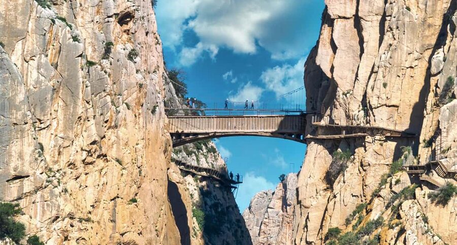 Caminito Del Rey From Málaga: Round-Trip Bus + Tour with Official Guide - Guides who make the difference