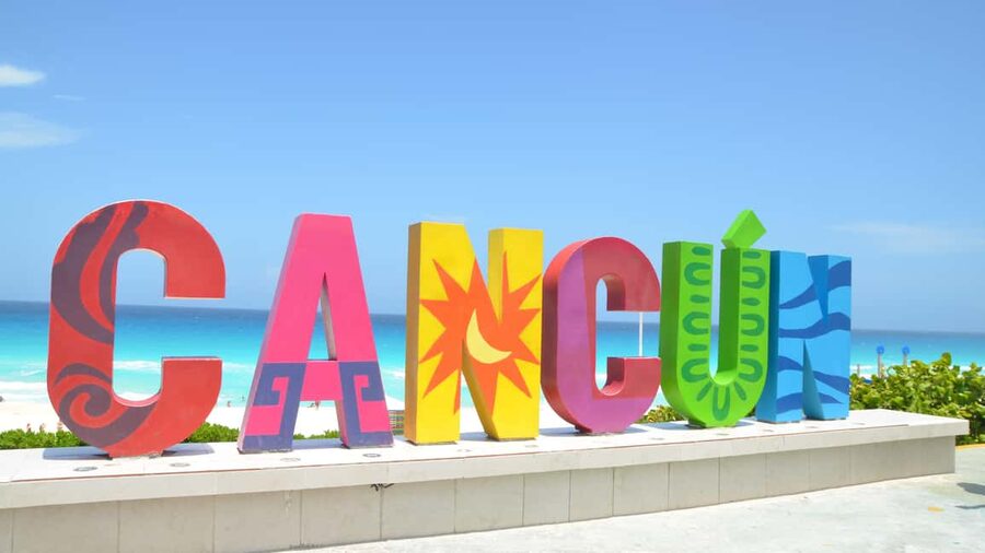 Cancún: Hop-on Hop-off Bus Tour with Submarine Trip - Who Should Choose This Experience?