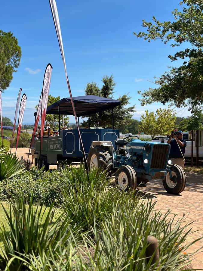 Cape Town: Stellenbosch Hop-On Hop-Off Tractor Transfer - Starting at Eikendal in the Helderberg