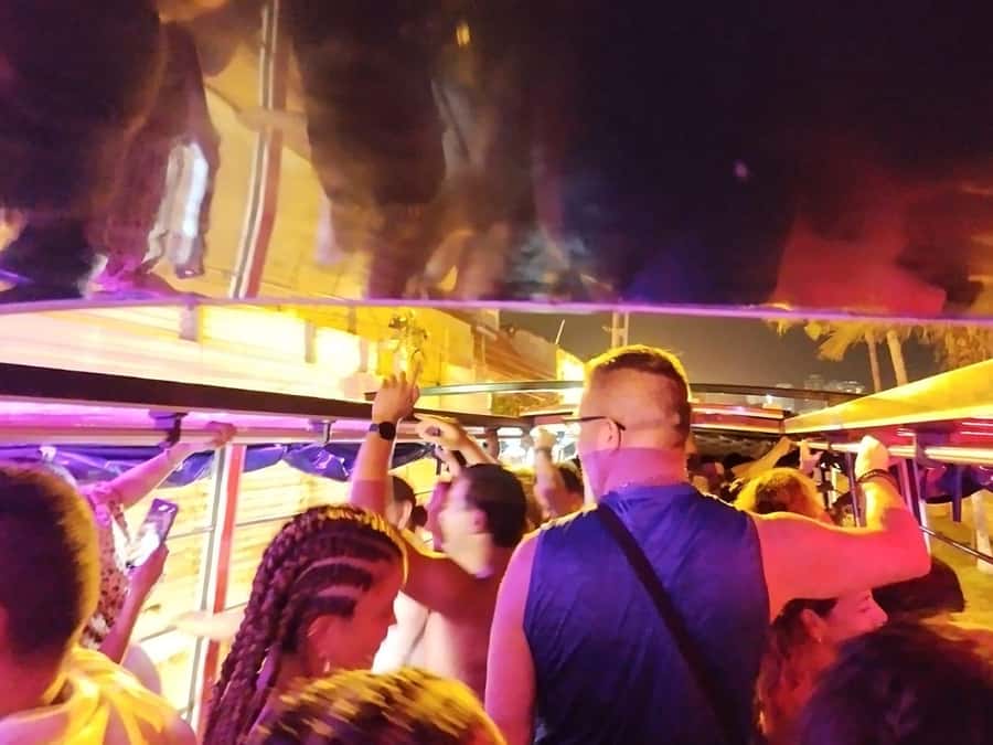 Cartagena: Party on a typical bus crossing the city - Cartagena Letters and the Old Shoes