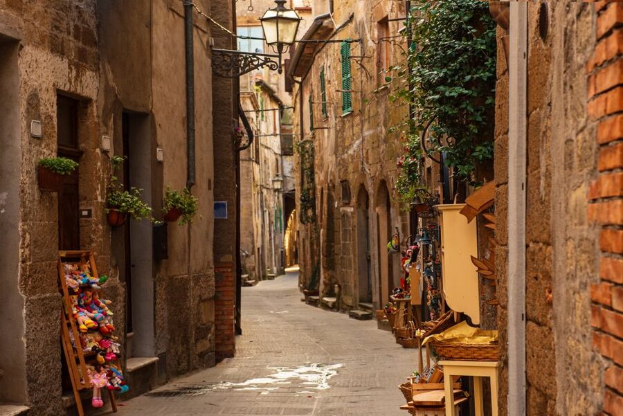 Cascate di Saturnia e Pitigliano in Bus con Guida Ambientale - Why Saturnia and Pitigliano work so well together