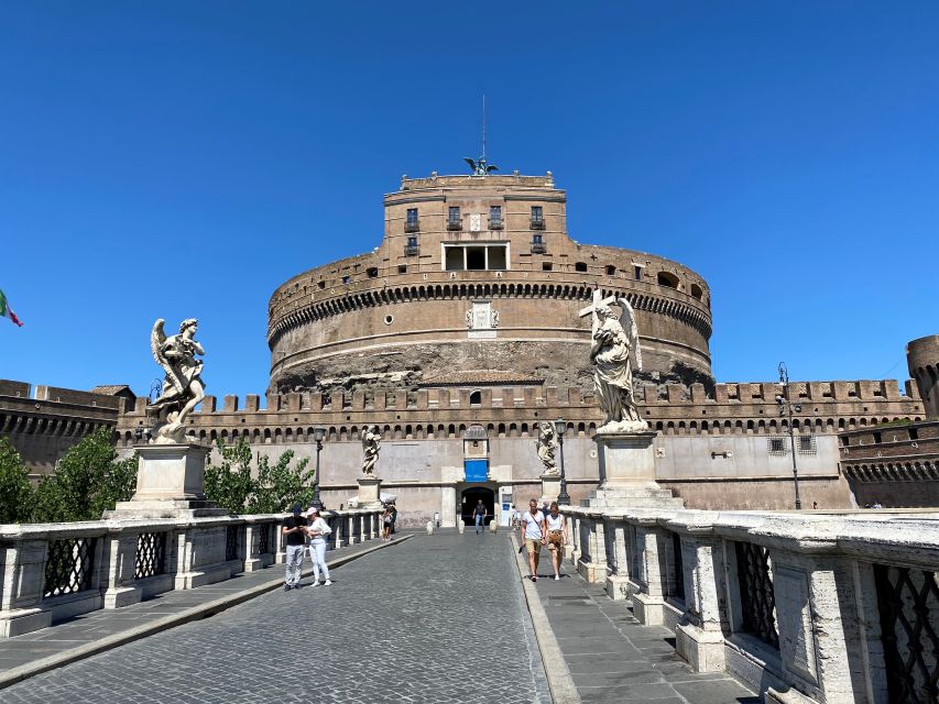 Castel Sant'Angelo Skip the line Ticket with Hop-on Hop-off - Seven floors of Roman and Renaissance layers