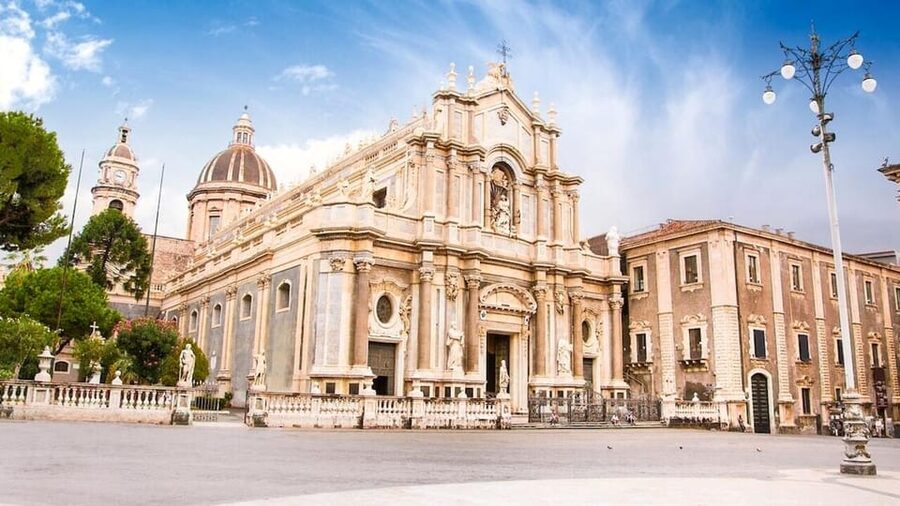 Catania: Hop-On Hop-Off Bus to Acicastello and Acitrezza - Who will enjoy this bus most?