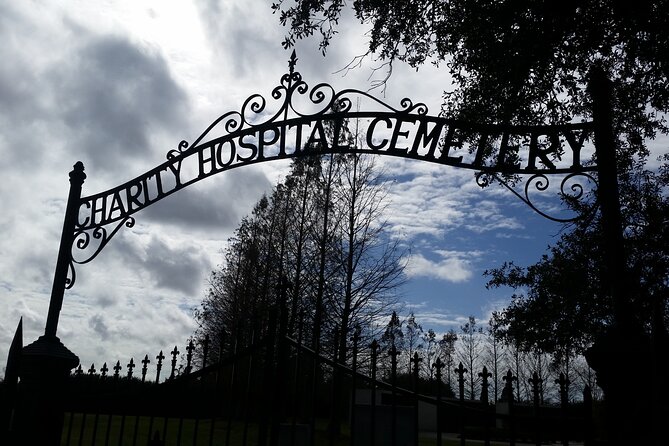Cemetery and Ghost BYOB Bus Tour in New Orleans - What Makes This New Orleans Ghost Tour Different