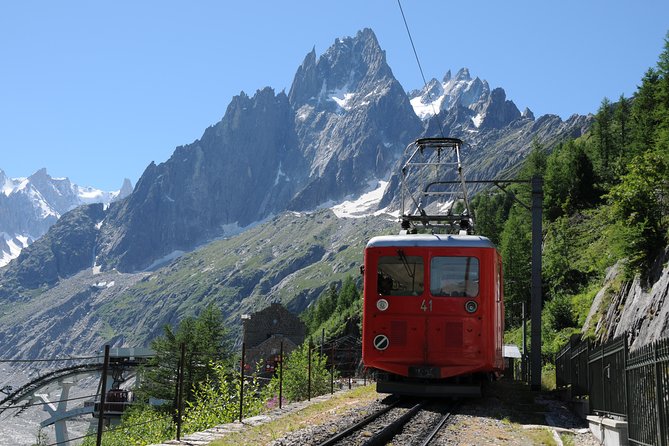 Chamonix & Mont Blanc Panoramic Sky-Glass Bus Guided Day Trip - What the guides add to the day
