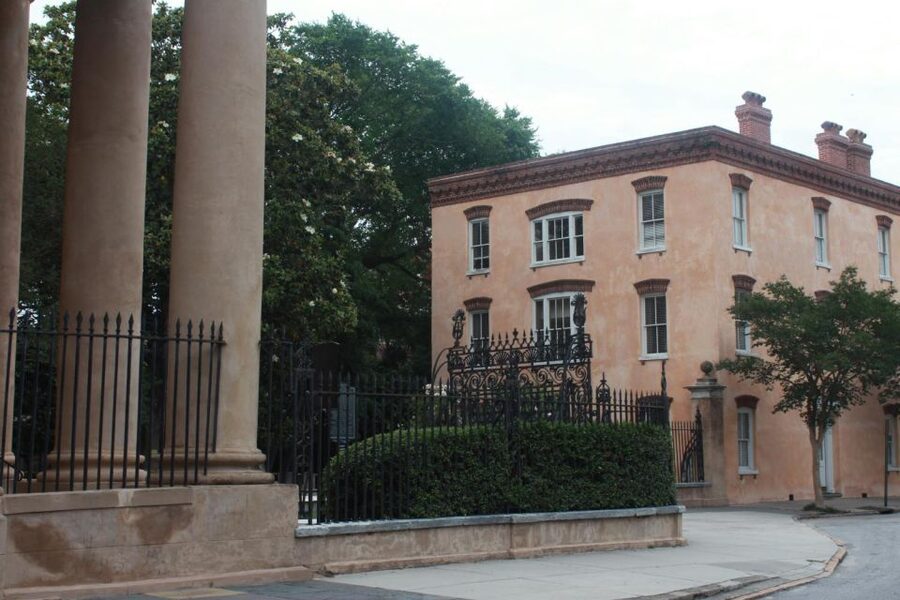 Charleston: Historic City Highlights Guided Bus Tour - Starting at the Charleston Visitor Center
