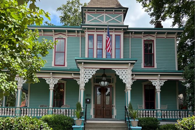Charlotte's Ultimate Southern Charm Historical City Bus Tour - Fourth Ward’s Victorian homes
