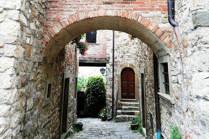 Chianti Wine Tour with Tuscan Lunch Open Top Van - First Winery: Chianti Tasting Near Castellina