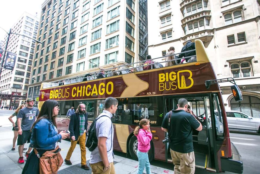 Chicago: Architecture River Tour and Hop-on Hop-off Bus Tour - The open-top bus covers Chicago’s big first impressions