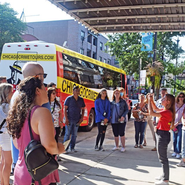Chicago: Mob and Crime Bus Tour - What the guides add to the experience