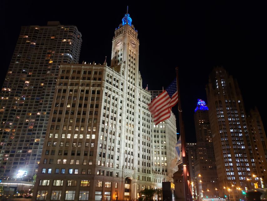 Chicago: Sunset Tour by Open-top Bus with Live Guide - The Museum Campus skyline view