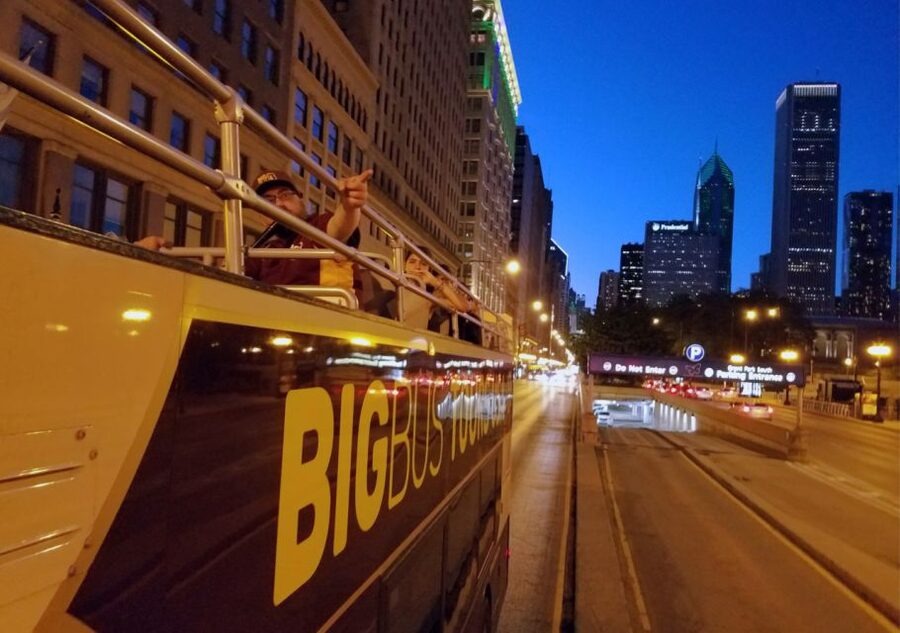 Chicago: Sunset Tour by Open-top Bus with Live Guide - Willis Tower and Chicago’s famous skyline