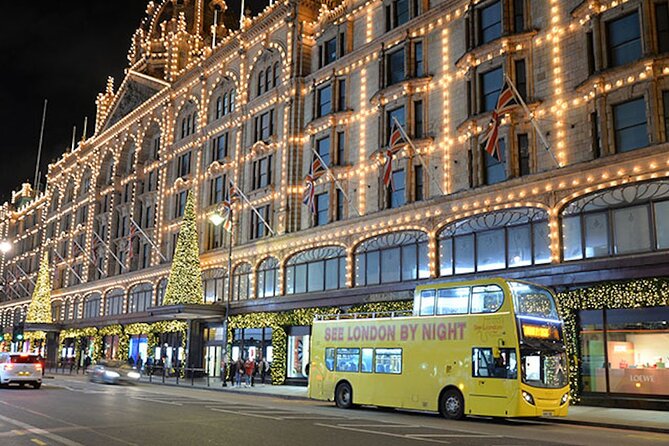 Christmas Lights Open-Top Bus Tour - Trafalgar Square supplies the classic Christmas scene