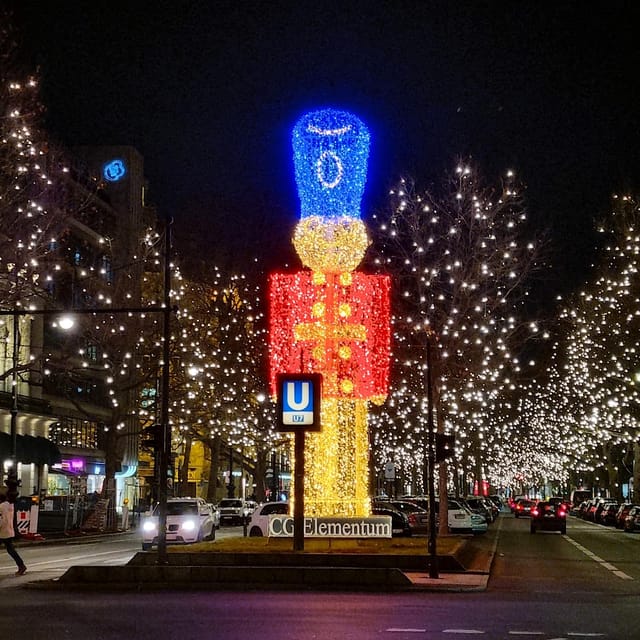 Christmas market lights tour bus through Berlin, free mulled wine (2.5 hours) - Why a bus is useful in Berlin at Christmas
