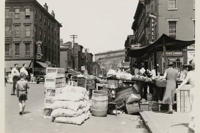 Cincinnati History & Sightseeing Bus Tour - Findlay Market in Over-the-Rhine