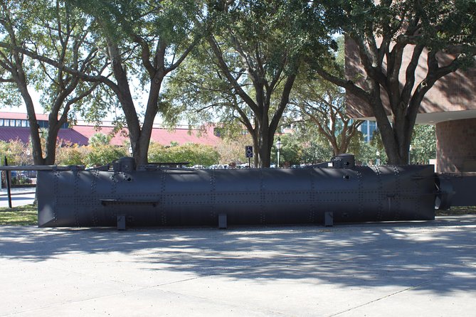 City Bus Tour with Charleston Museum Admission - Sight lines, comfort, and the small-group tradeoff