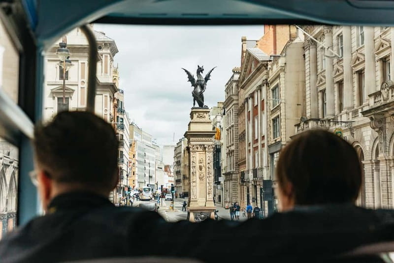 City Sightseeing London Hop-On Hop-Off Bus & Bookable Extras - Commentary, maps, and the City Sightseeing app