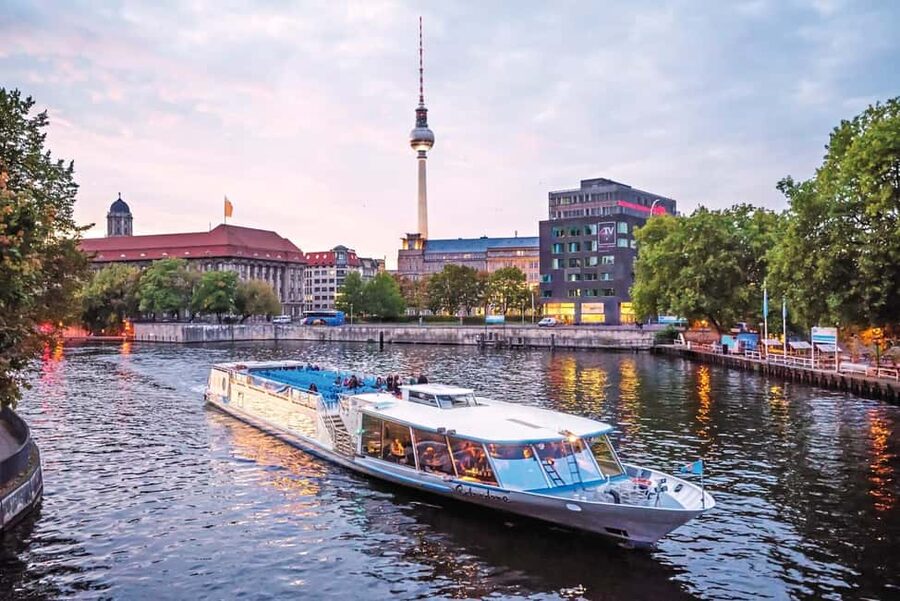 CitySightseeing Berlin HOHO Bus- All Lines (A+B) & Boat Tour - Key points to know before you board