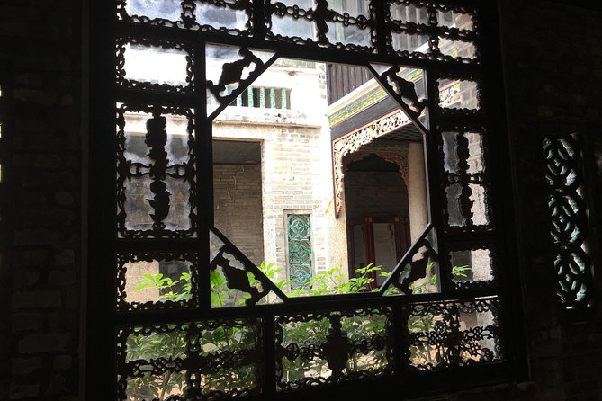 Coach Tour: Hong Kong Heritage Discovery - Sheung Cheung Wai, a surviving walled village