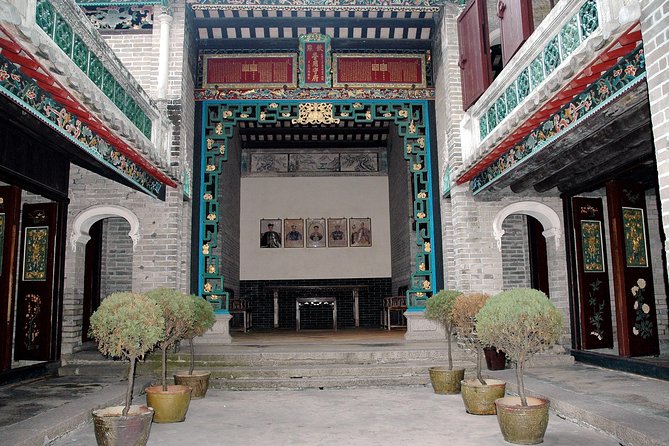 Coach Tour: Hong Kong Heritage Discovery - Tai Po Market and the food stop