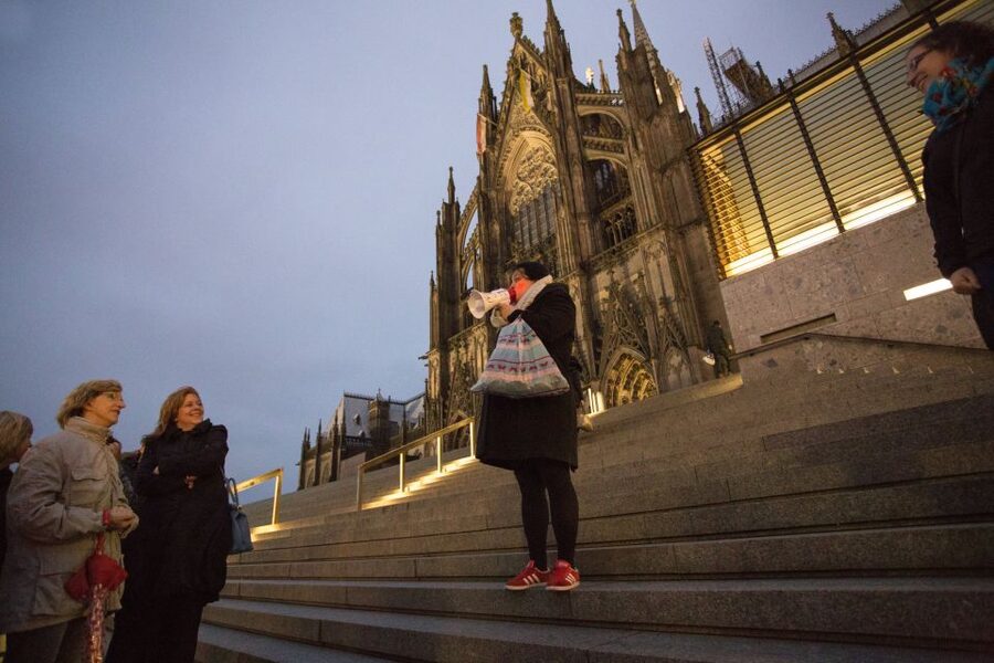 Cologne: 1.5-Hour Comedy Bus Tour - The beer is a small but useful extra