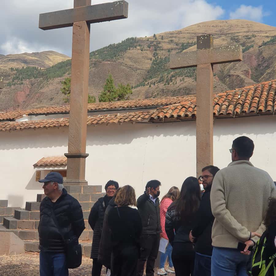 Cusco: Bus Turistico Puno Cusco con Tour y Buffet - Lunch in Sicuani with a broad buffet